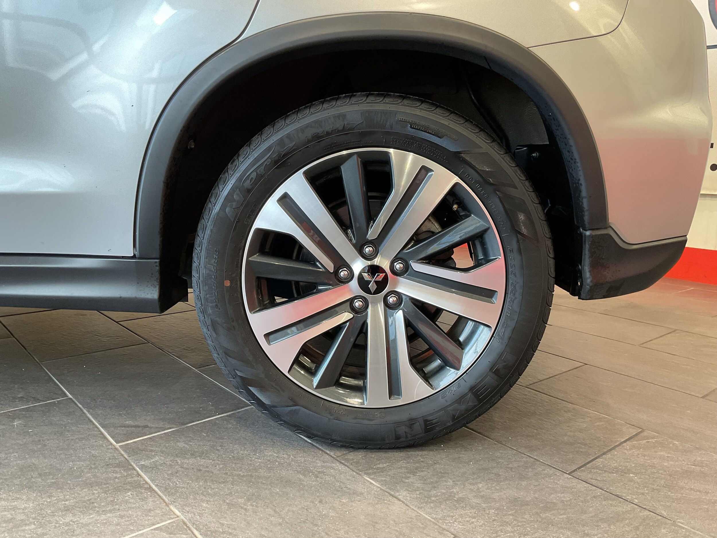 2024 Mitsubishi Outlander Sport SE photo 3