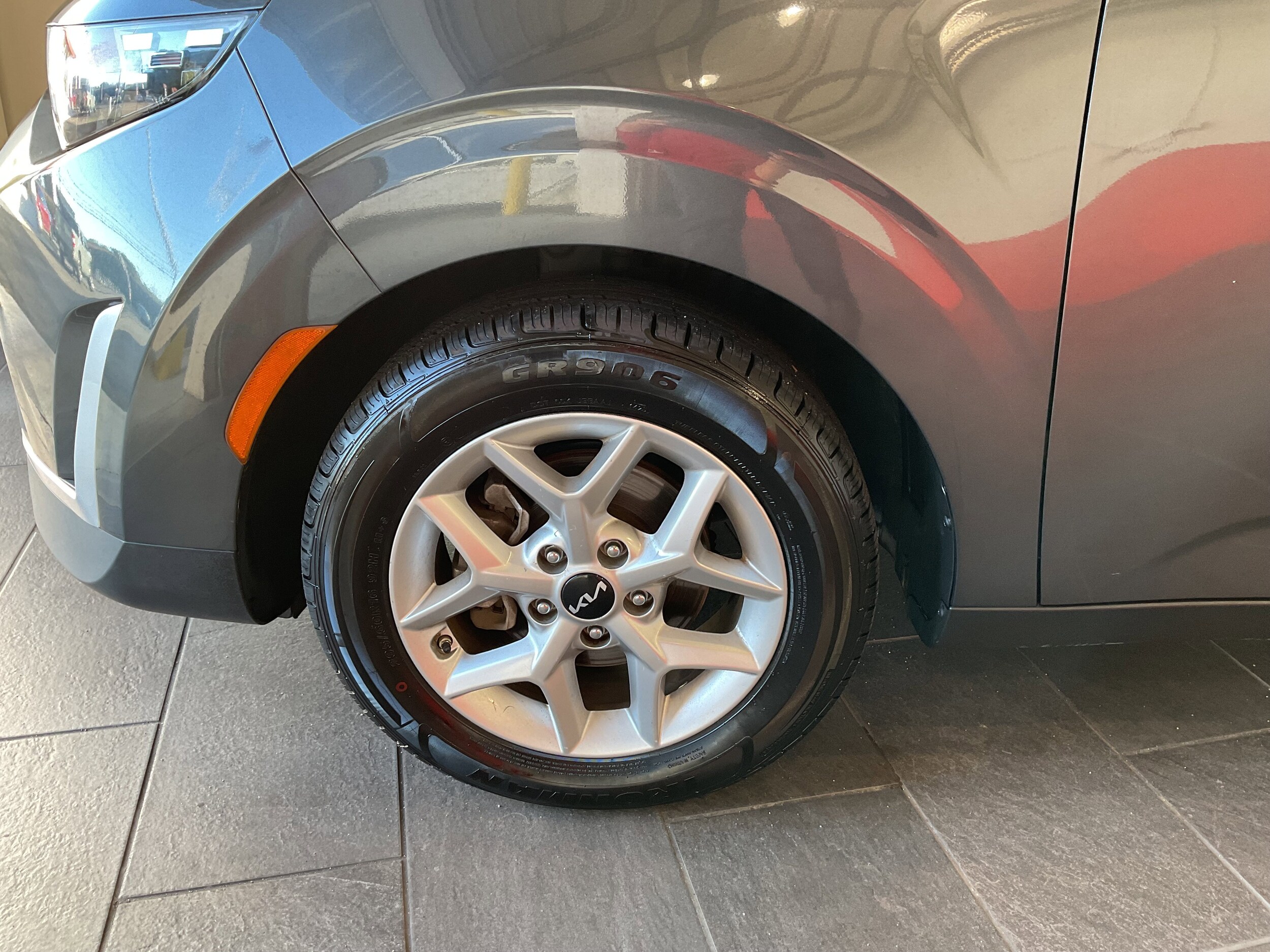 2023 Kia Soul LX photo 3