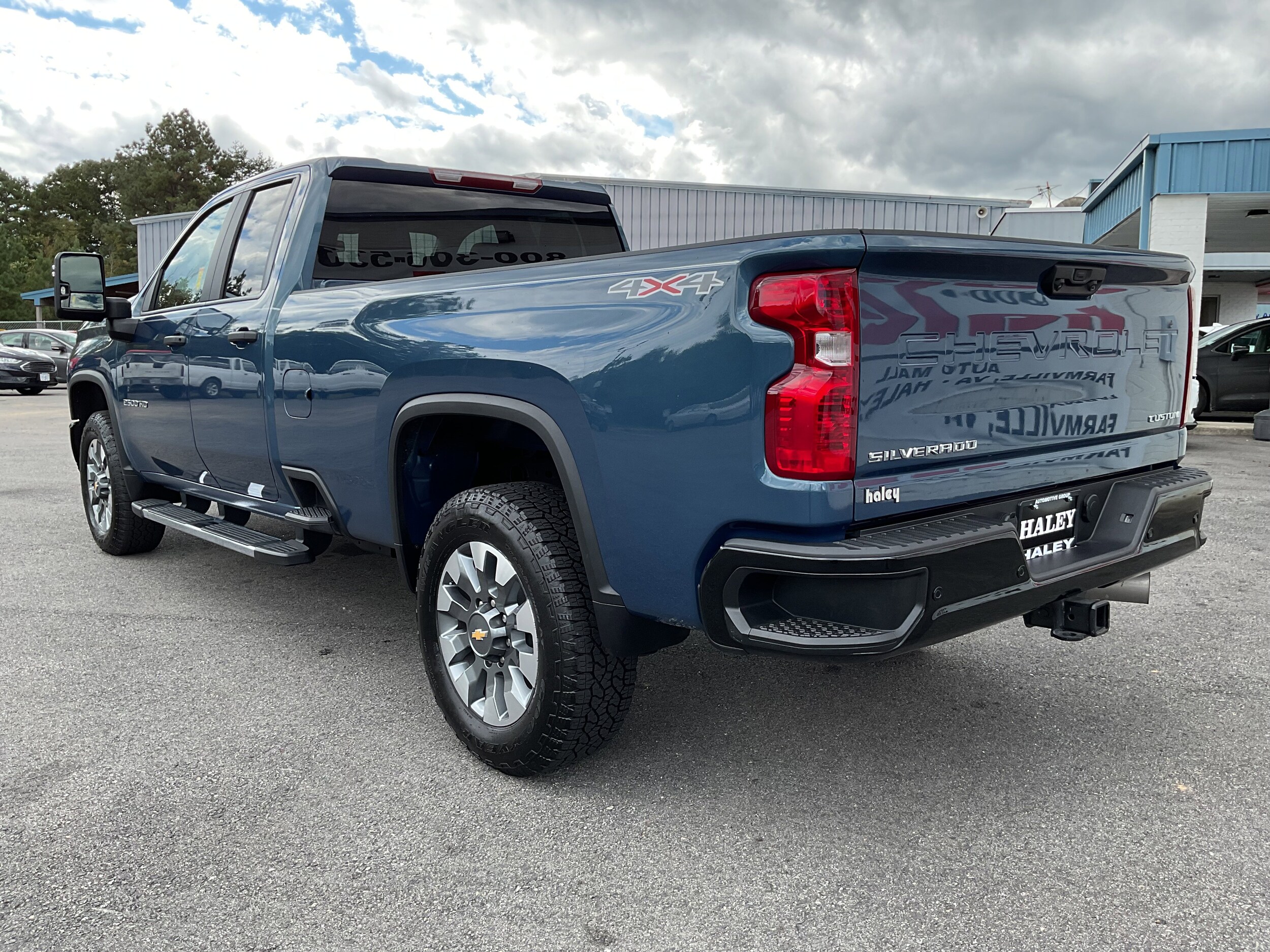 2024 Chevrolet Silverado 2500HD Custom photo 3