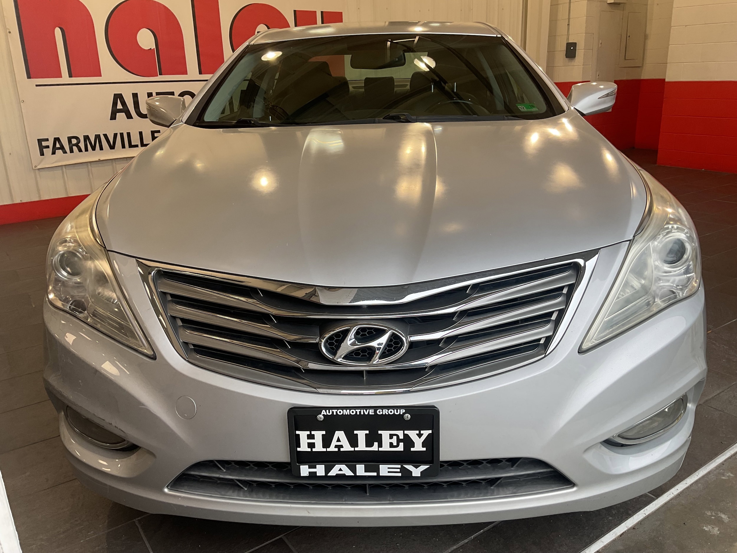 Used 2014 Hyundai Azera Limited with VIN KMHFH4JG4EA375974 for sale in Farmville, VA