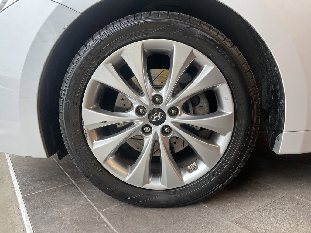 Used 2014 Hyundai Azera Limited Sedan