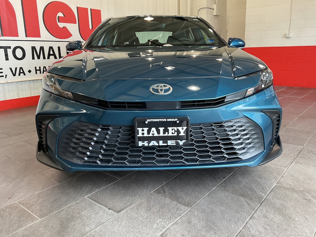 Used 2025 Toyota Camry SE Sedan