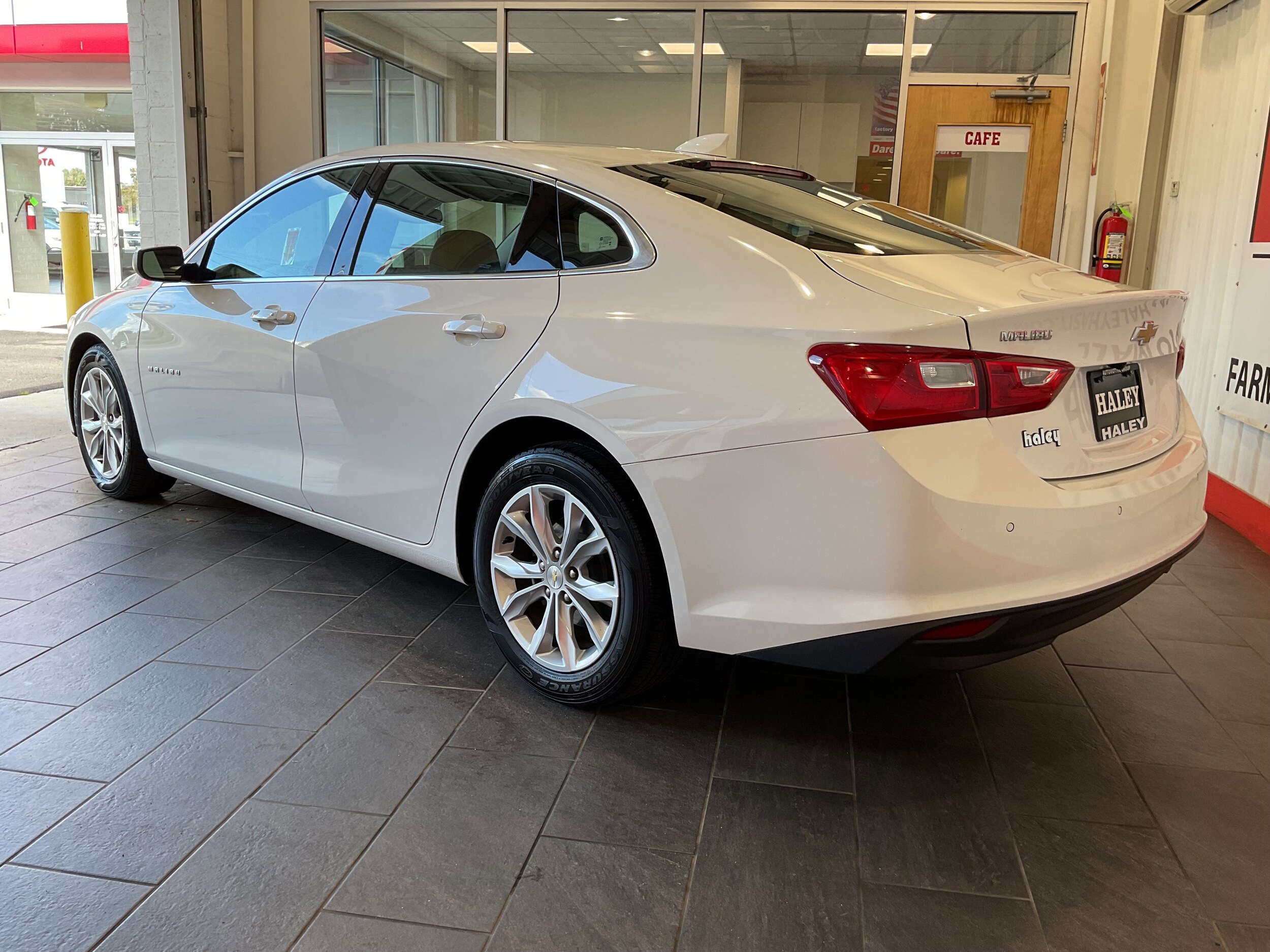 2024 Chevrolet Malibu 1LT photo 4