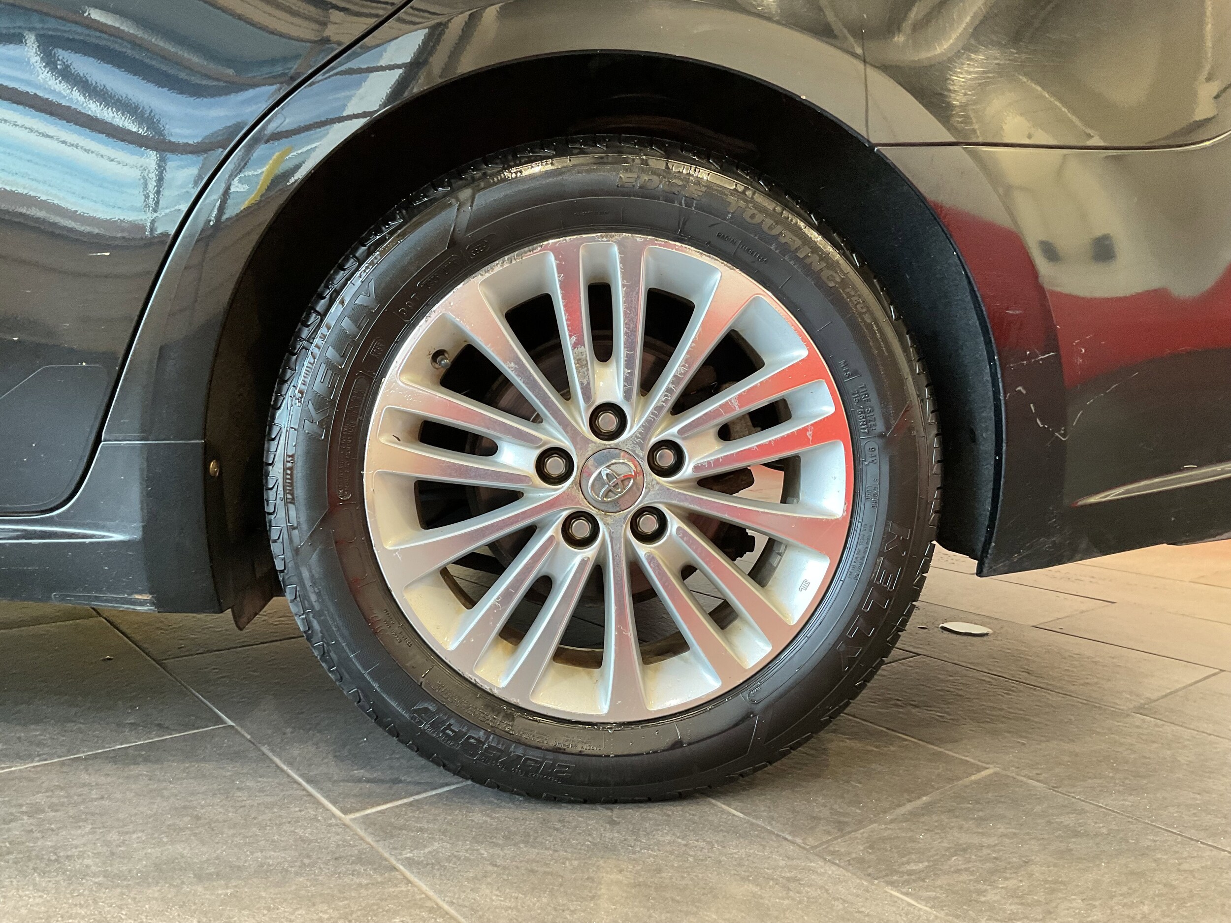 2014 Toyota Avalon Hybrid XLE Premium photo 3