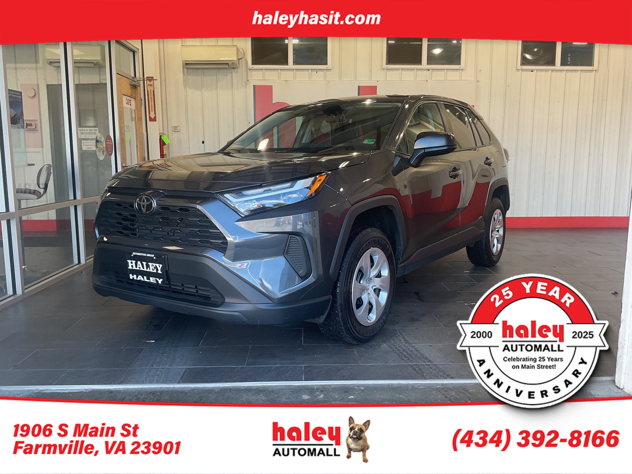 2025 Toyota RAV4 LE's photo