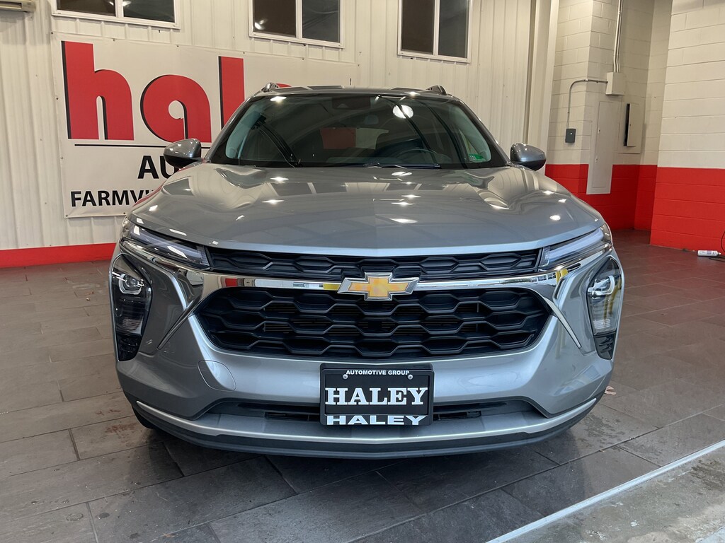 Used 2024 Chevrolet Trax LT SUV