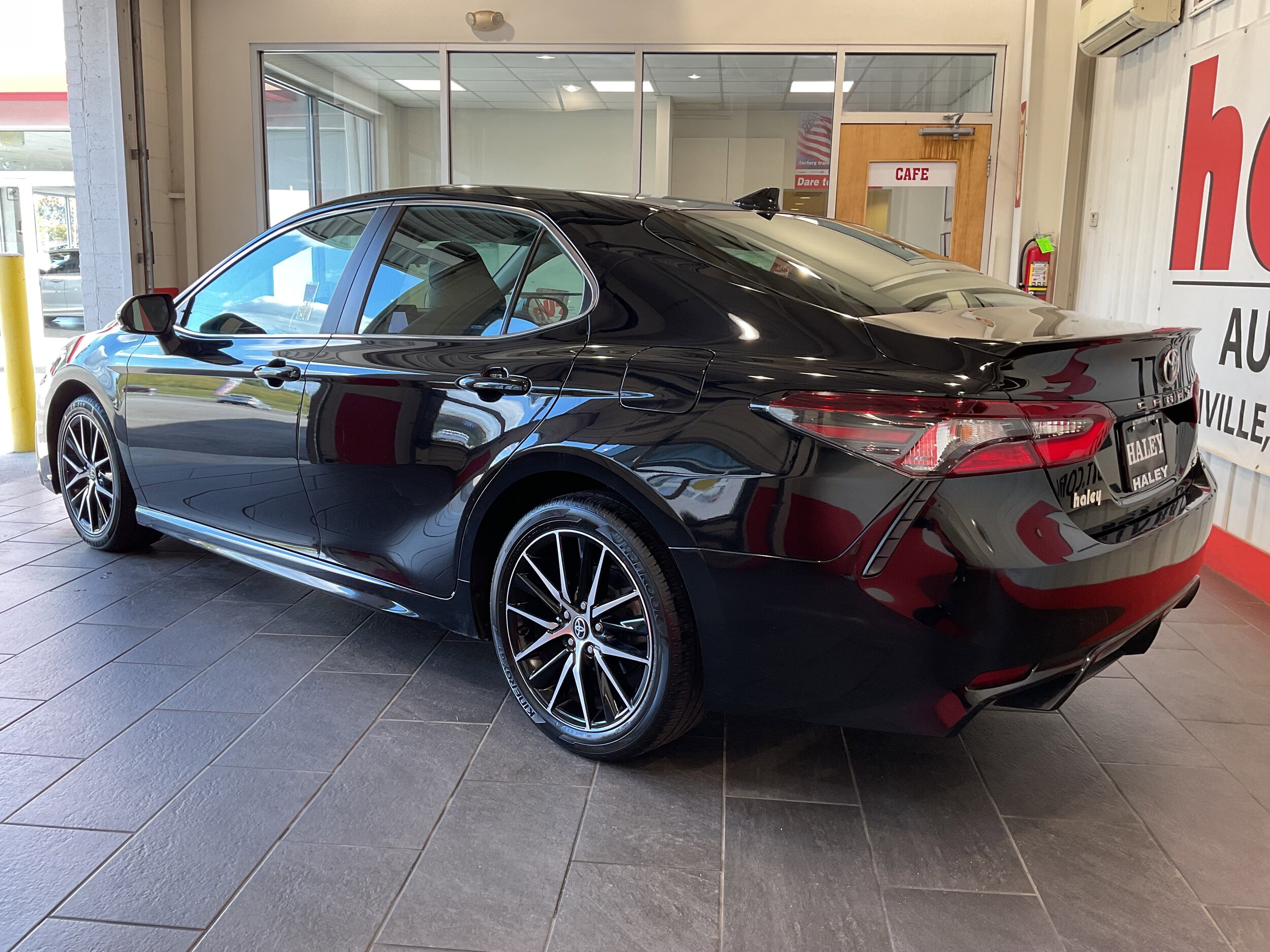 2024 Toyota Camry SE photo 4