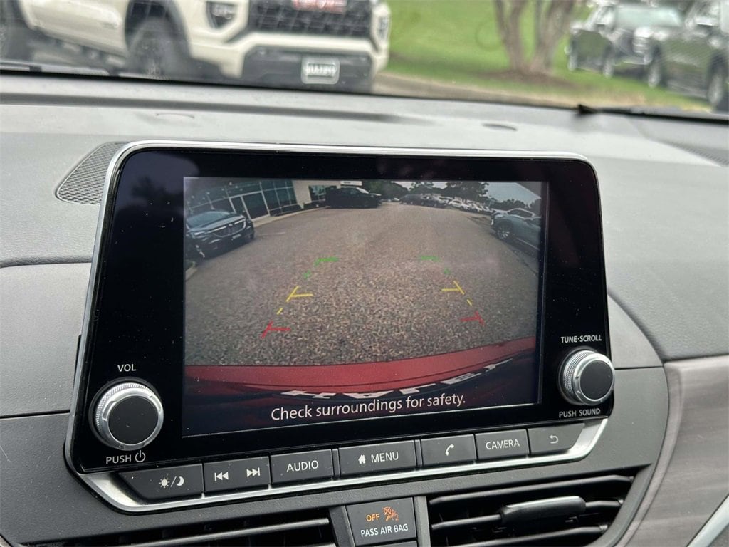 Used 2024 Nissan Altima 2.5 SV Sedan