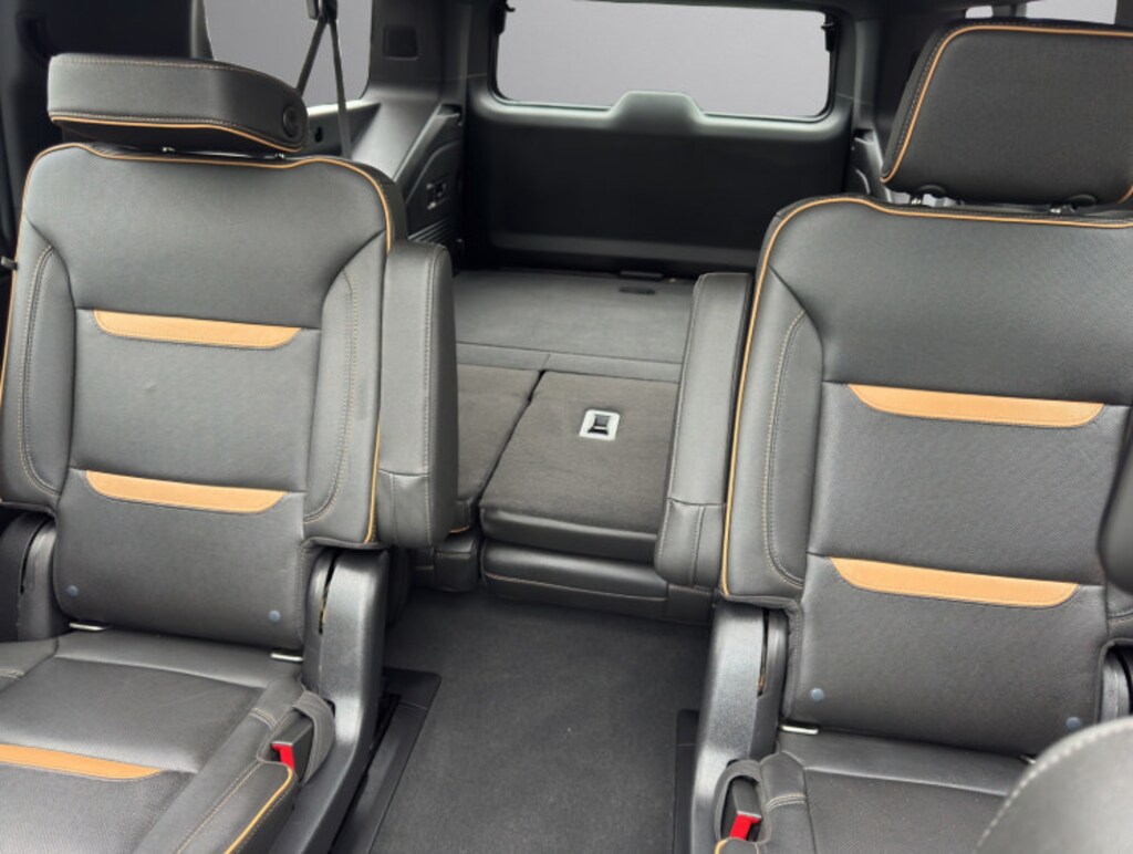 Used 2022 GMC Yukon XL AT4 SUV
