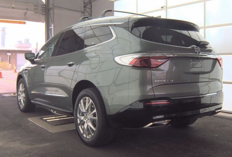 2023 Buick Enclave Essence photo 2