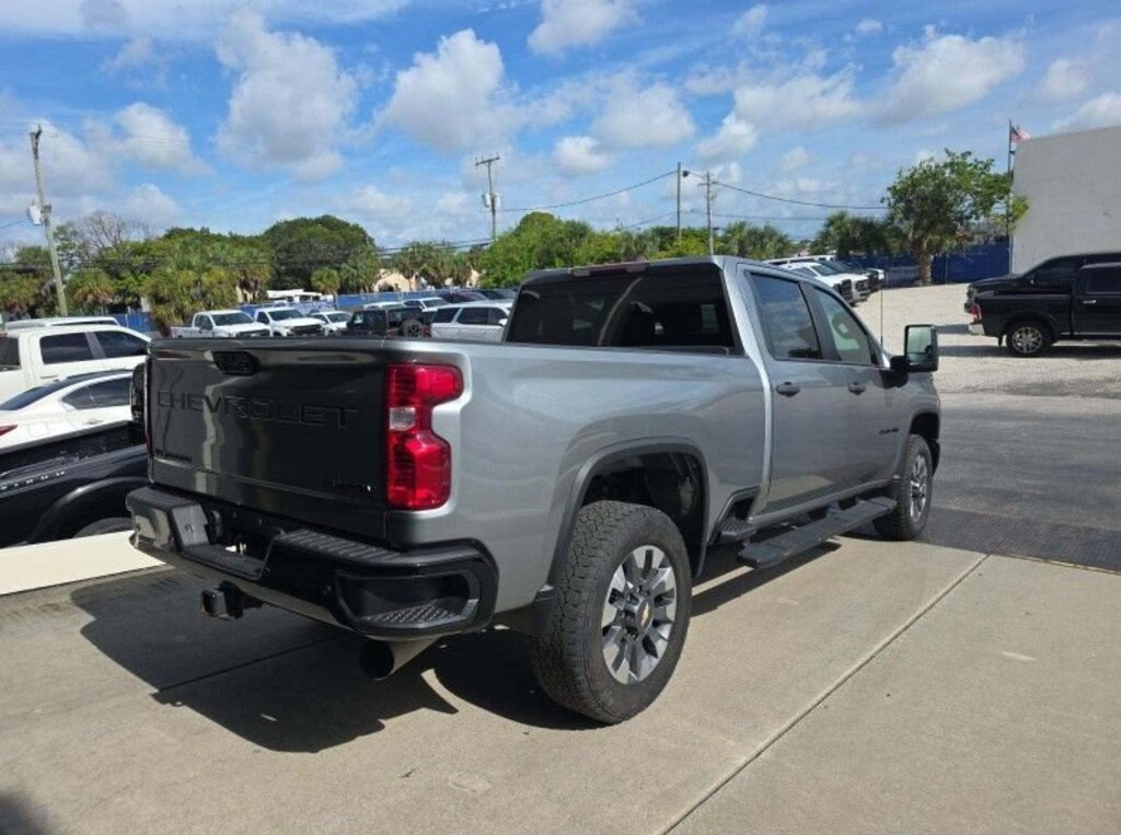 Used 2024 Chevrolet Silverado 2500 HD Custom Truck Crew Cab