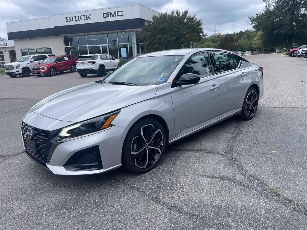Used 2024 Nissan Altima 2.5 SR Sedan