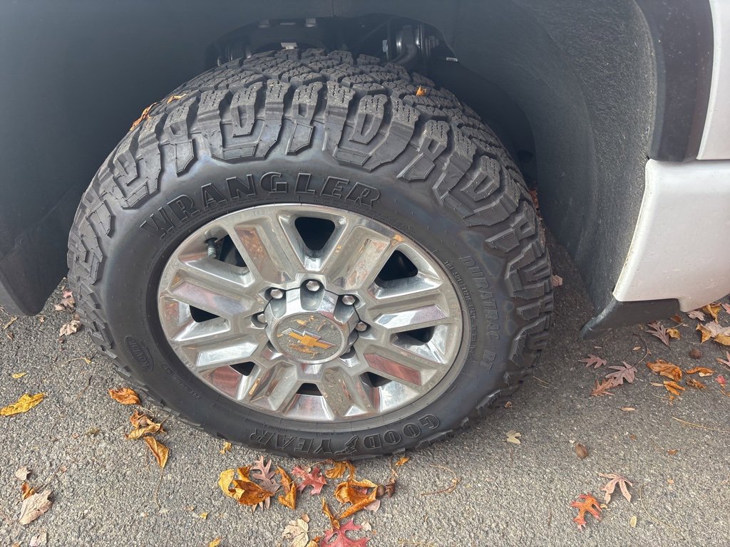 2024 Chevrolet Silverado 2500HD High Country photo 3