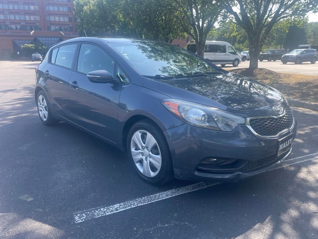 Used 2016 Kia Forte 5-Door LX Hatchback