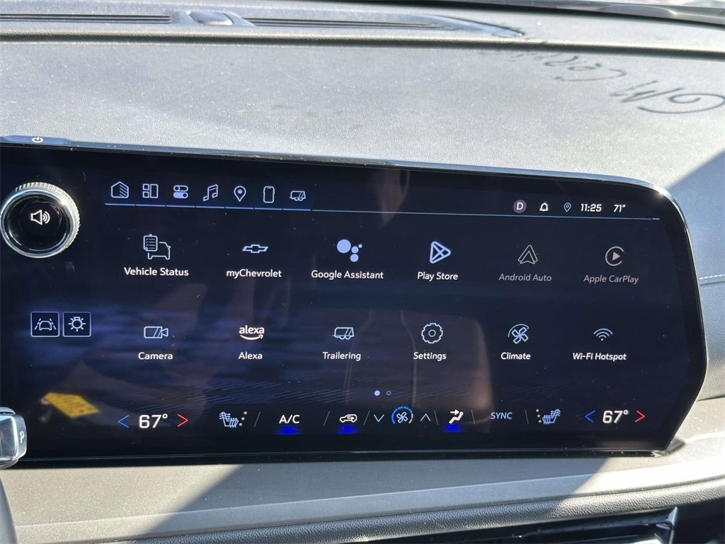 2025 Chevrolet Traverse photo 3