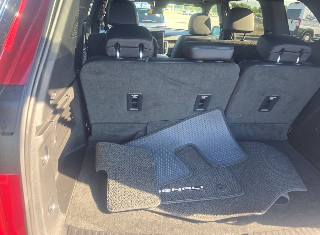 Used 2024 GMC Acadia Denali SUV