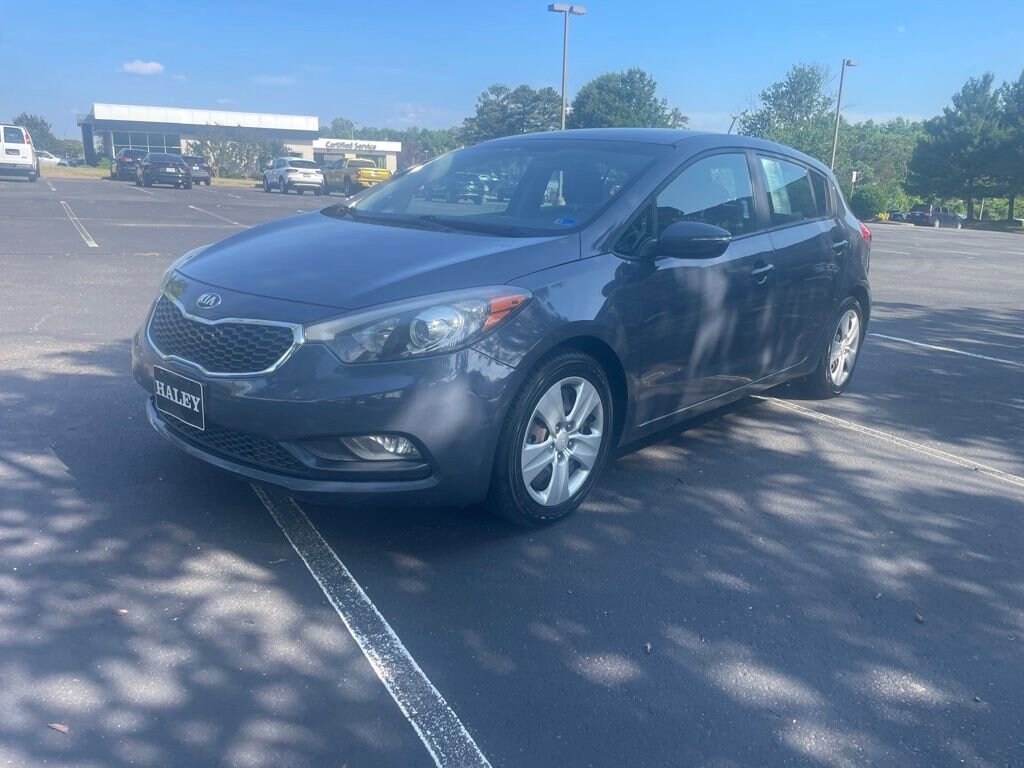 Used 2016 Kia Forte 5-Door LX Hatchback