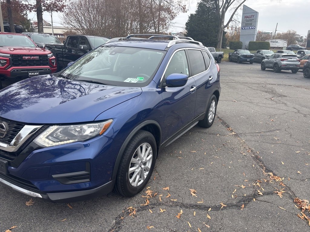 2020 Nissan Rogue SV photo 2