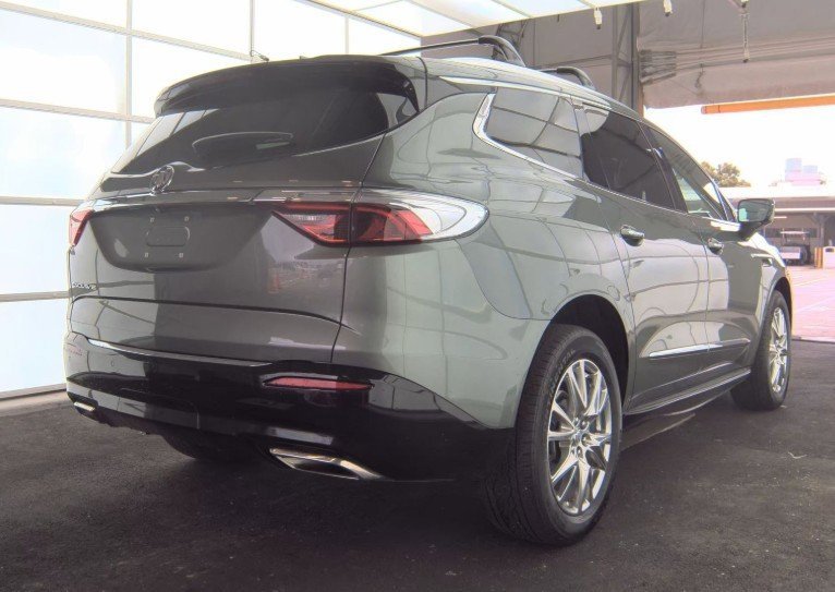 2023 Buick Enclave Essence photo 3