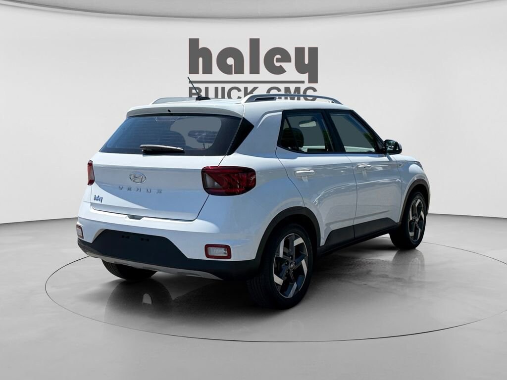 Used 2025 Hyundai Venue SEL SUV
