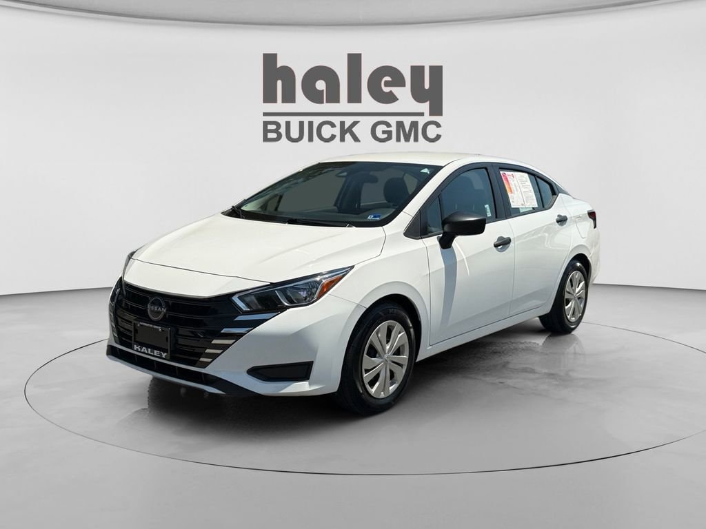 2023 Nissan Versa 1.6 S CVT's photo