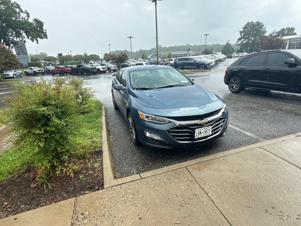 Used 2024 Chevrolet Malibu 2LT Sedan