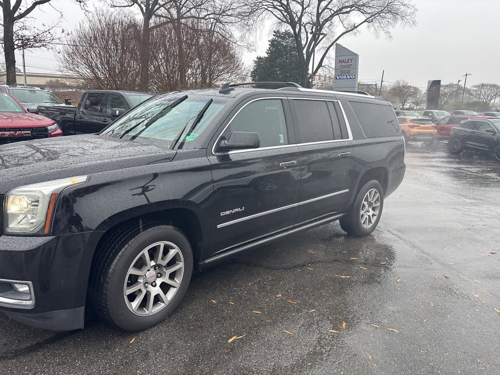 2017 Gmc Yukon XL Denali photo 2