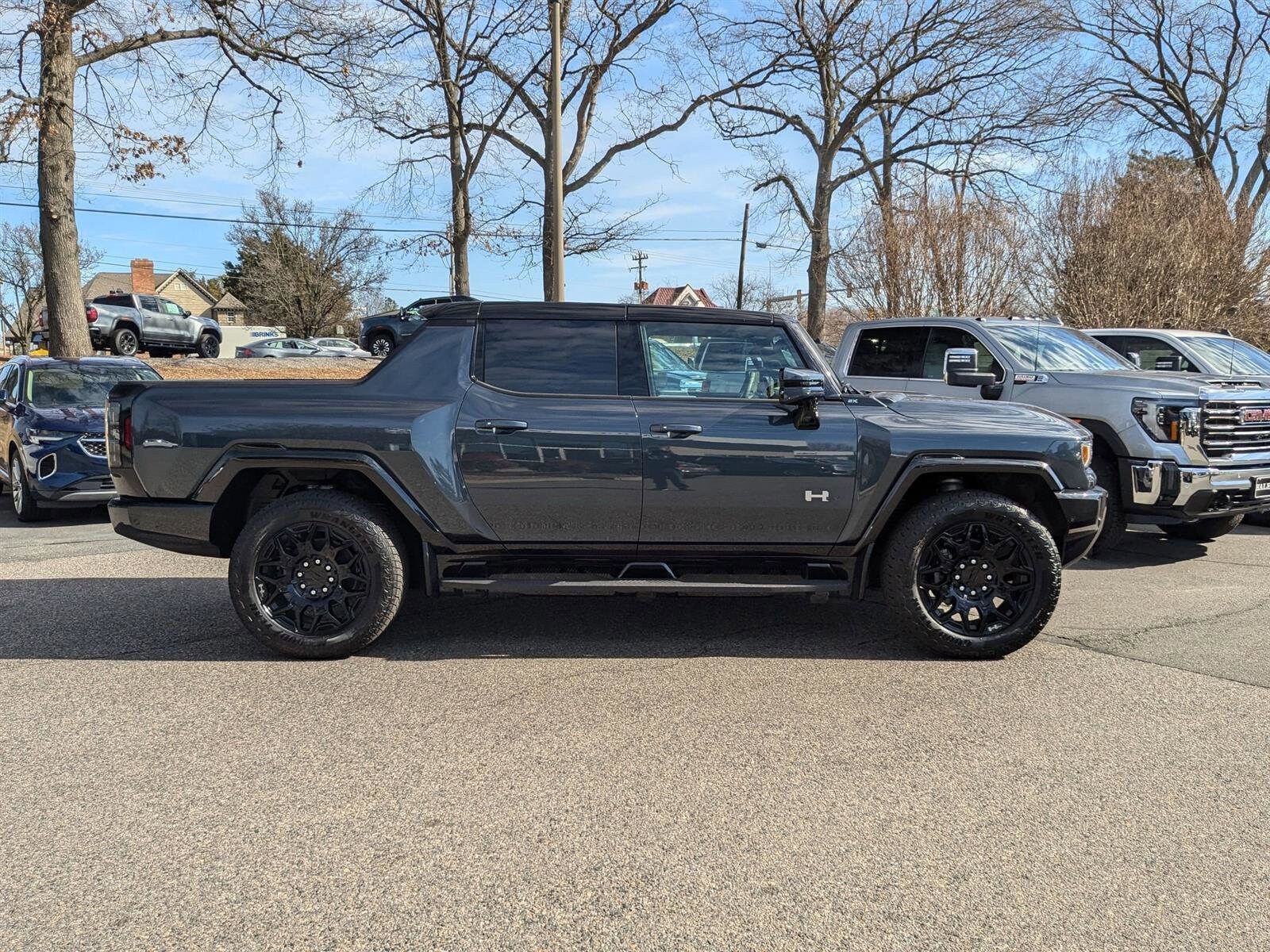 2025 Gmc Hummer EV Pickup photo 2
