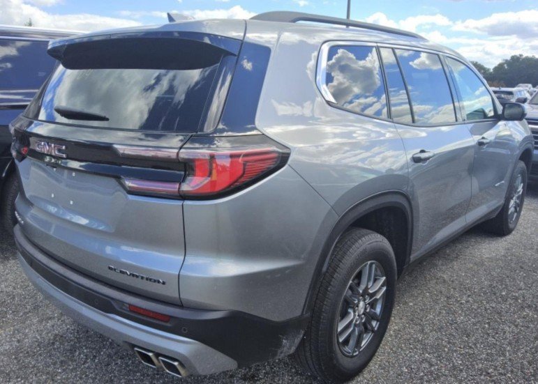 2025 Gmc Acadia Elevation photo 2