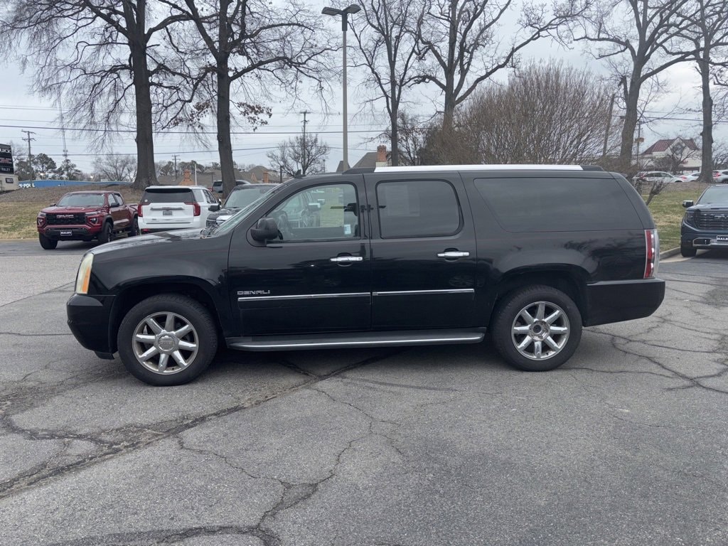 2011 GMC Yukon Denali's photo