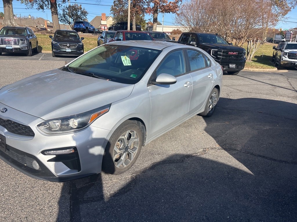 2020 Kia Forte LXS photo 2