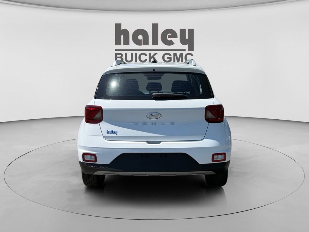 Used 2025 Hyundai Venue SEL SUV