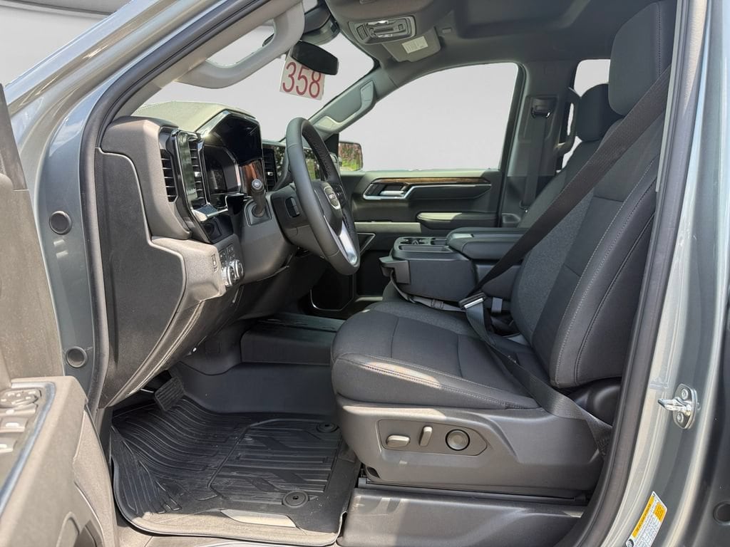 2026 GMC Sierra 1500 SLE - Photo 9