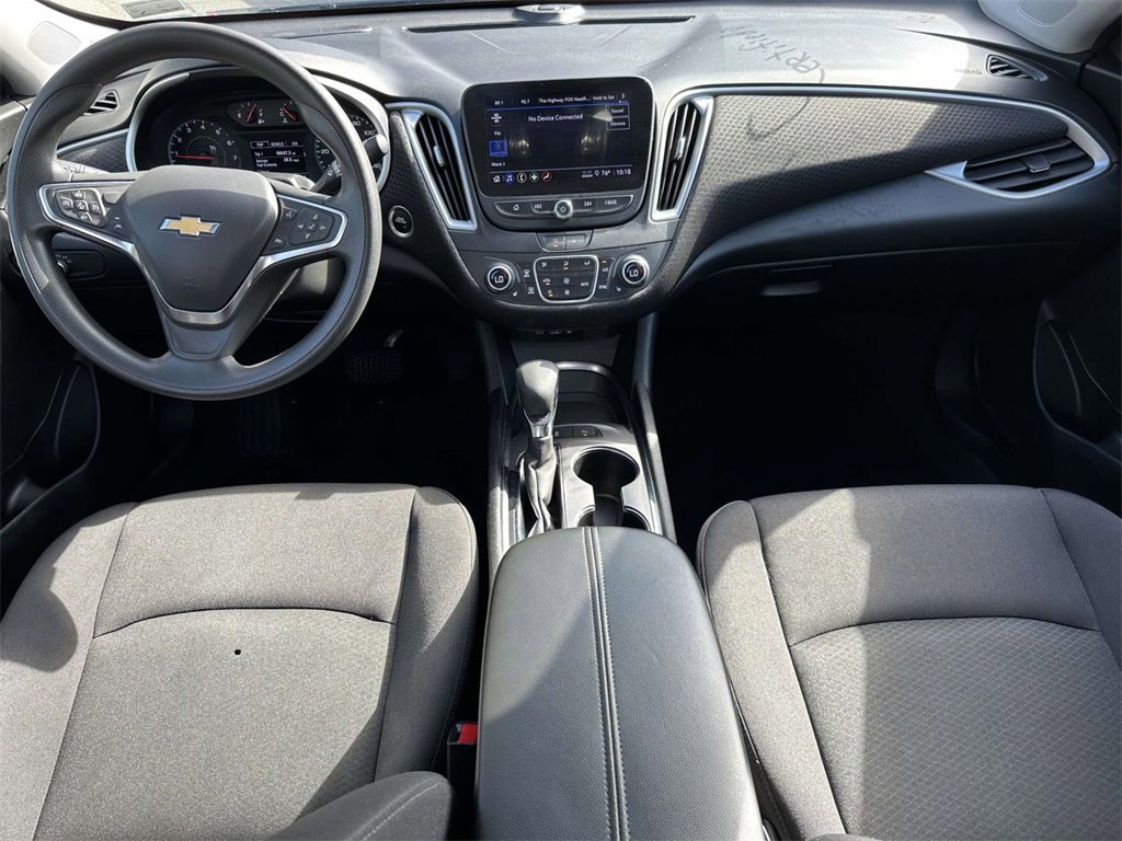 2024 Chevrolet Malibu 1LT photo 2