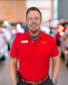 Staff member CHRISTOPHER FULLER from 07db148498bd