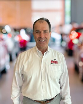 Staff member ERNIE SIMOPOULOS from 07db148498bd