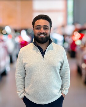 Staff member MO WAHIDI from 5c6f3f56b988