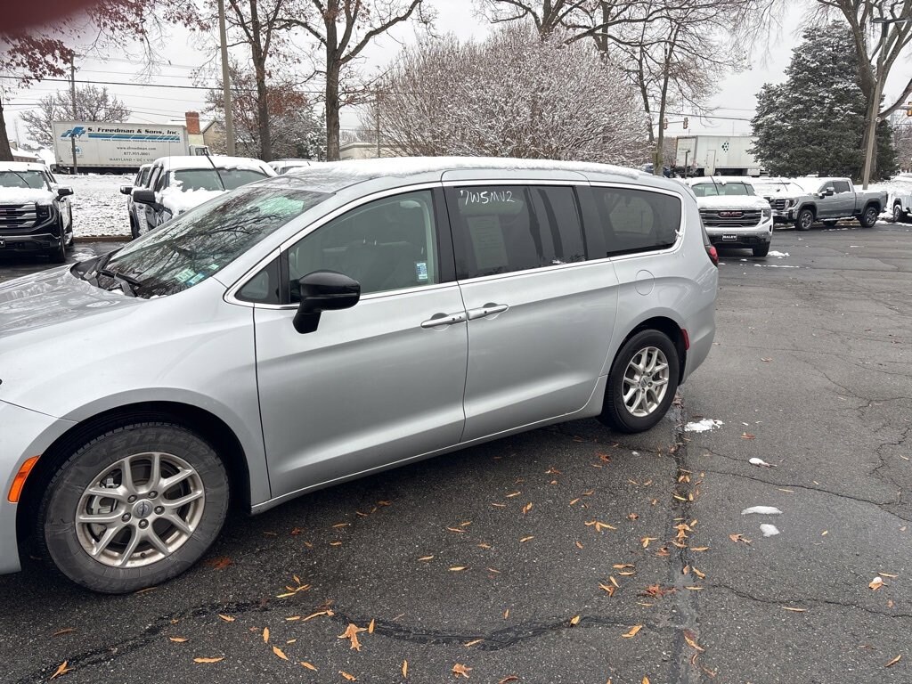 Used 2024 Chrysler Pacifica Touring L Van Passenger Van