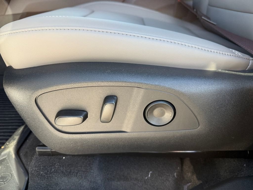 2026 GMC Acadia Elevation - Photo 27