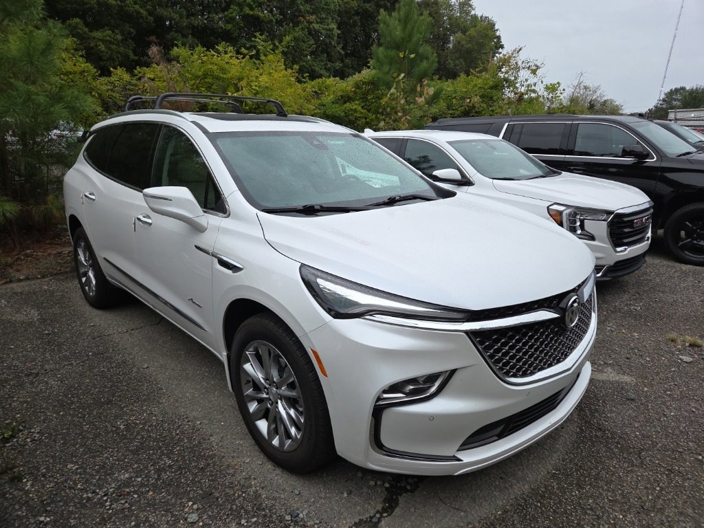 2022 Buick Enclave Avenir photo 3
