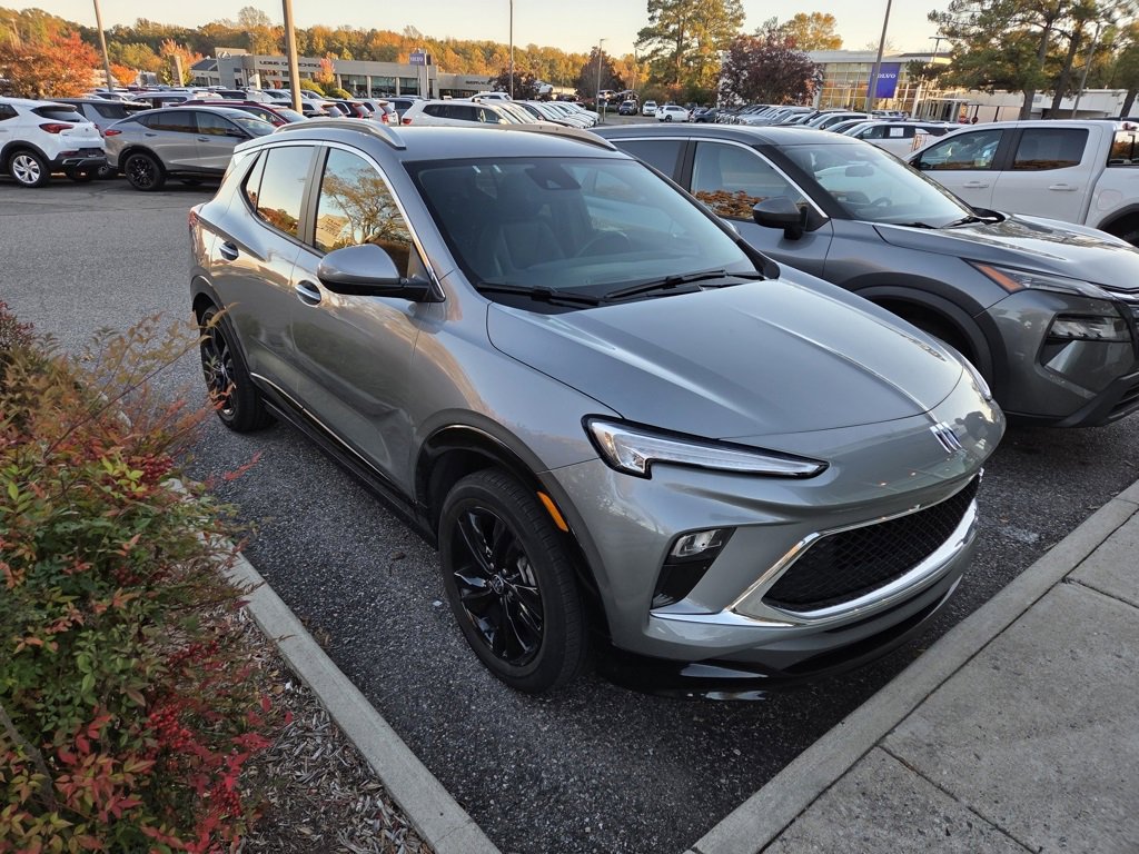 2024 Buick Encore GX Sport Touring photo 3