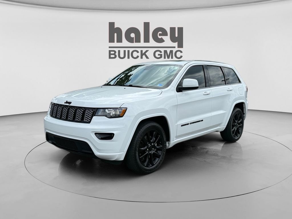 2022 Jeep Grand Cherokee Laredo X's photo