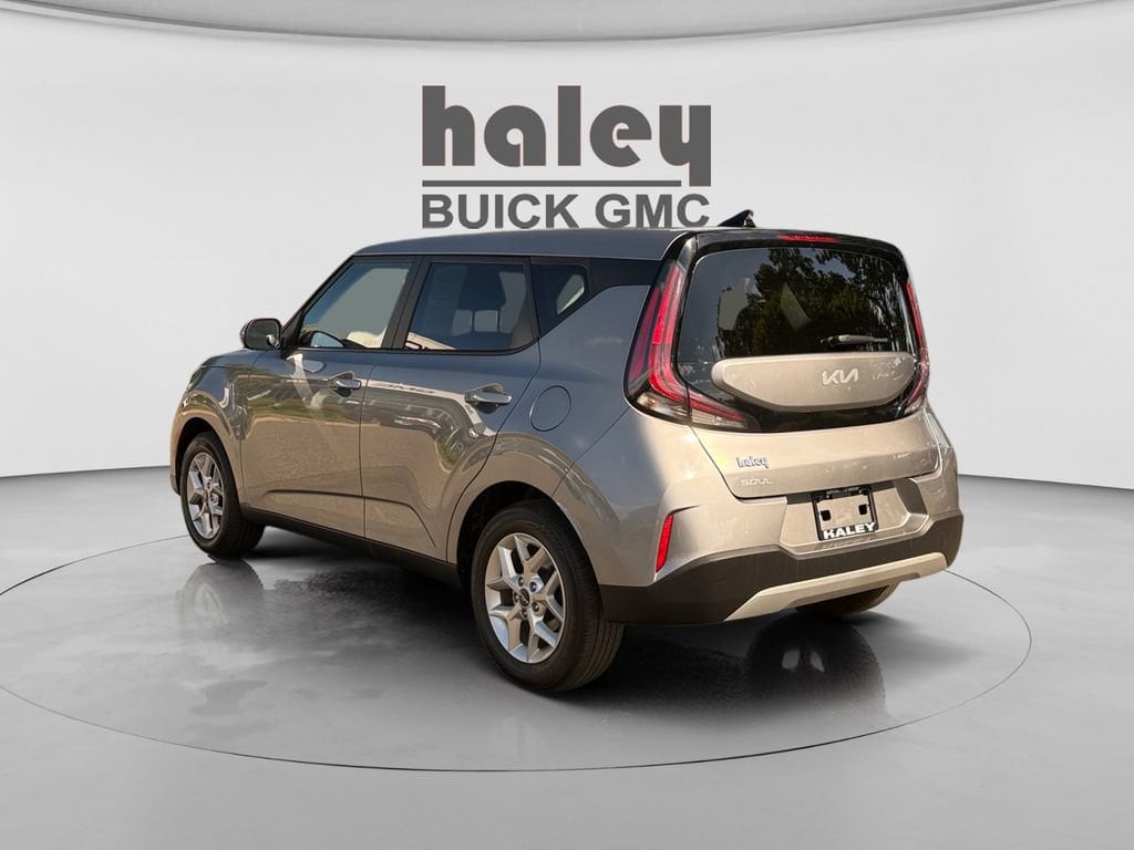 Used 2024 Kia Soul LX Hatchback