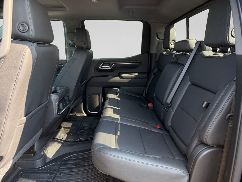 2026 GMC Sierra 1500 SLT - Photo 16