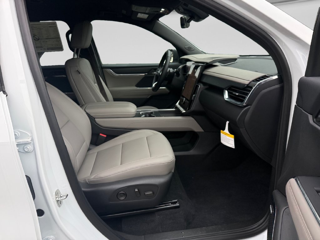 2026 GMC Acadia Elevation - Photo 17