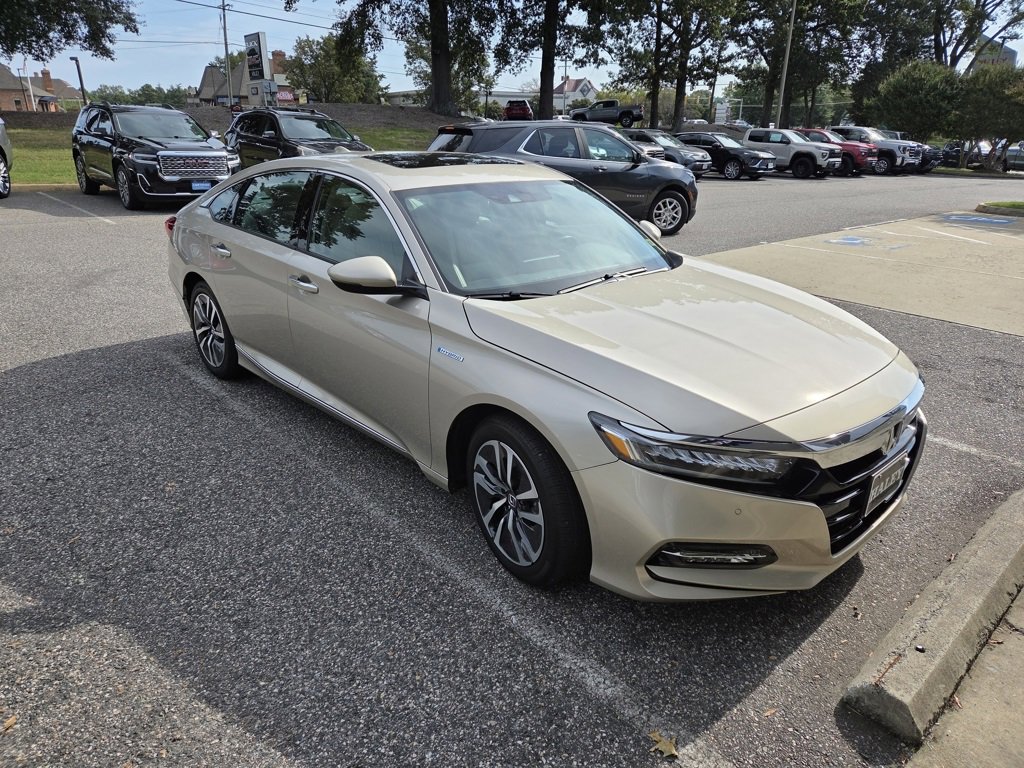 2020 Honda Accord Hybrid Touring photo 3