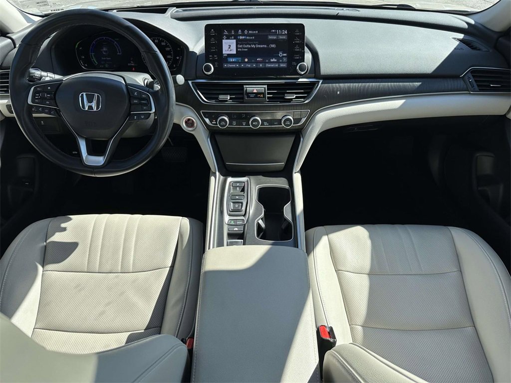2020 Honda Accord Hybrid Touring photo 2