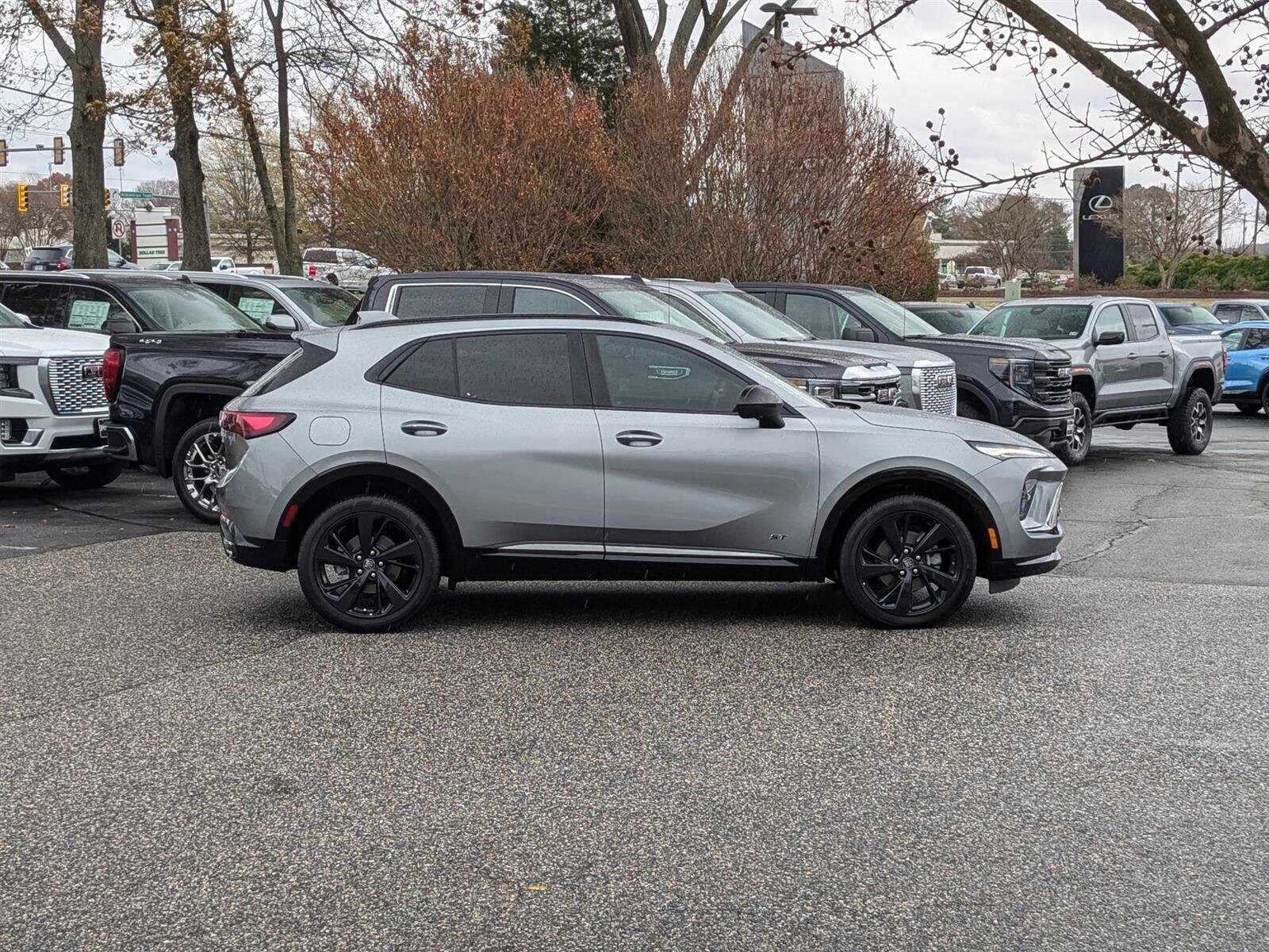 2025 Buick Envision Sport Touring photo 2