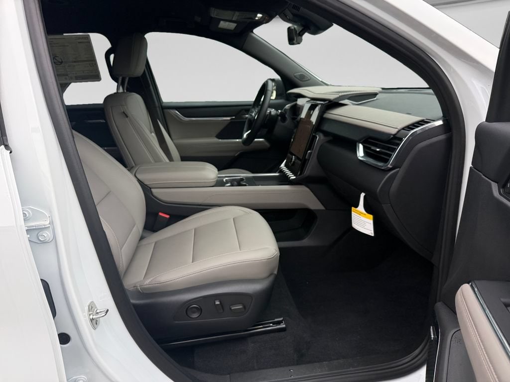 2026 GMC Acadia Elevation - Photo 17
