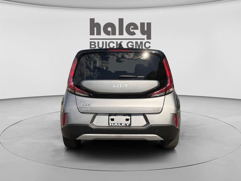 Used 2024 Kia Soul LX Hatchback